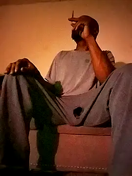 Snapshot of Daddy_hook chatting on 01-25-25, 03:09 Daddy hook online show from 01-25-25, 03:09