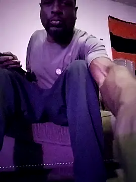 Snapshot of Daddy_hook chatting on 01-28-25, 05:00 Daddy hook online show from 01-28-25, 05:00