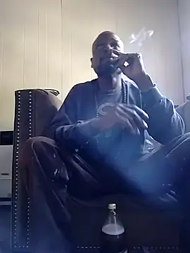 Snapshot of Daddy_hook chatting on 10-28-25, 10:34 Daddy hook online show from 10-28-25, 10:34