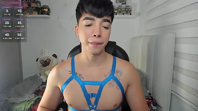 santy7v7 online show from 04-18-26, 01:37