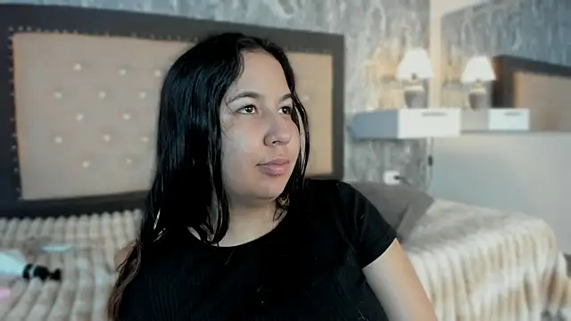 Lia sarahi online show from 10-25-25, 11:40