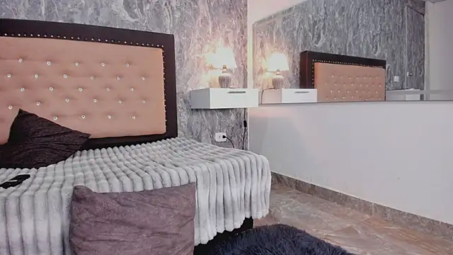 Lia sarahi online show from 11-24-25, 11:43