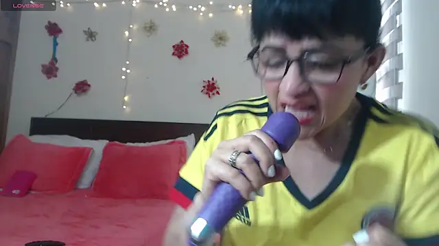 ISABEEL SOFIA01 online show from 03-20-25, 09:46