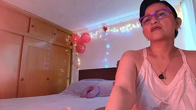 ISABEEL SOFIA01 online show from 02-21-26, 12:39