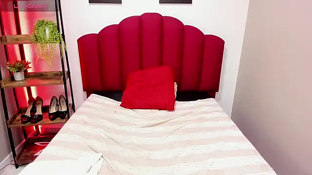 Snapshot of Ashleyyrobert chatting on 12-13-24, 06:27 Ashleyyrobert online show from 12-13-24, 06:27