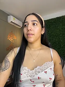 Snapshot of Amandanauty chatting on 12-19-25, 08:21 Amandanauty online show from 12-19-25, 08:21