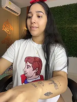 Snapshot of Amandanauty chatting on 12-22-25, 08:22 Amandanauty online show from 12-22-25, 08:22