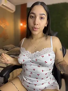 Snapshot of Amandanauty chatting on 02-11-26, 06:40 Amandanauty online show from 02-11-26, 06:40