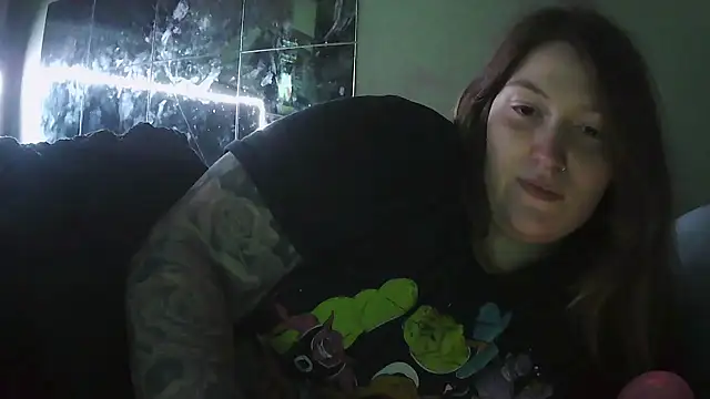 Snapshot of Angelk43 chatting on 04-25-26, 04:15 Angelk43 online show from 04-25-26, 04:15