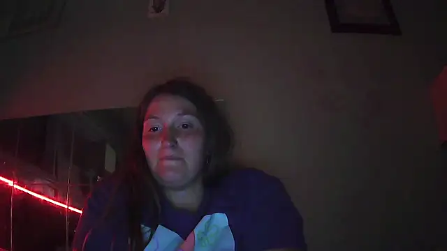 Snapshot of Angelk43 chatting on 06-12-26, 04:33 Angelk43 online show from 06-12-26, 04:33