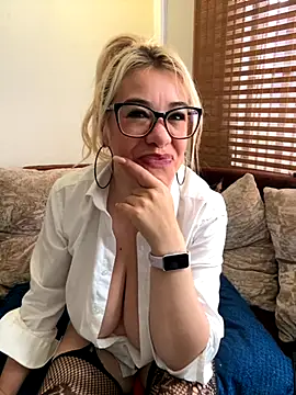 Snapshot of salomesweet13 chatting on 10-24-25, 05:42 salomesweet13 online show from 10-24-25, 05:42