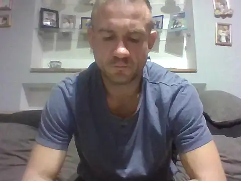 Snapshot of aroj95 chatting on 09-16-25, 05:25 aroj95 online show from 09-16-25, 05:25