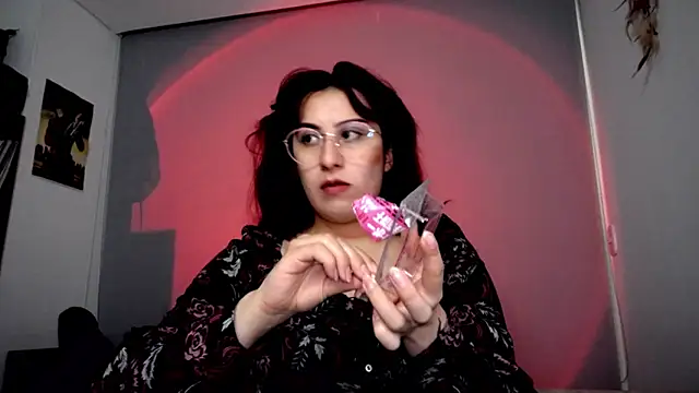 Snapshot of Scarlett_Sen chatting on 10-24-25, 02:35 Scarlett Sen online show from 10-24-25, 02:35