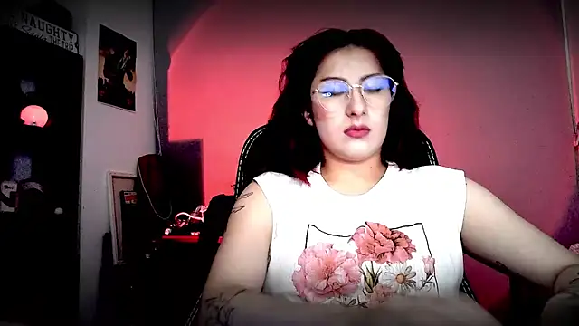 Snapshot of Scarlett_Sen chatting on 12-01-25, 01:27 Scarlett Sen online show from 12-01-25, 01:27