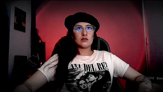 Snapshot of Scarlett_Sen chatting on 01-07-26, 02:52 Scarlett Sen online show from 01-07-26, 02:52