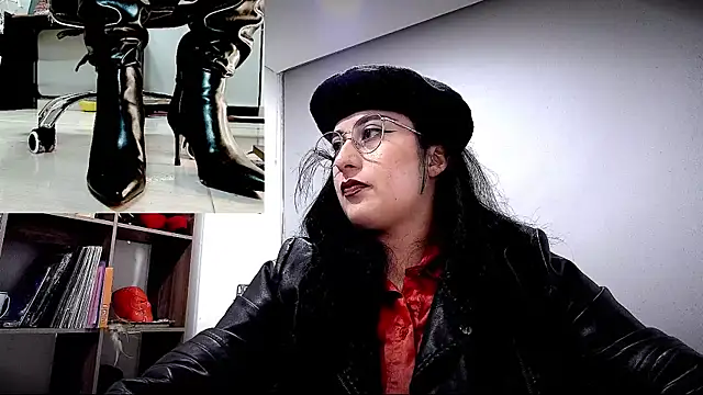 Snapshot of Scarlett_Sen chatting on 02-25-26, 01:32 Scarlett Sen online show from 02-25-26, 01:32