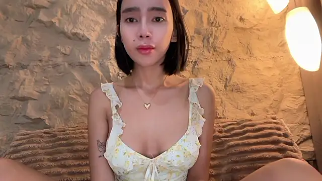 Snapshot of GenesisCastillano chatting on 07-19-26, 06:50 GenesisCastillano online show from 07-19-26, 06:50