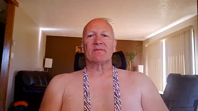 Snapshot of BasicAnt chatting on 06-08-26, 03:01 BasicAnt online show from 06-08-26, 03:01