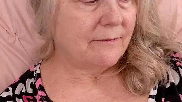 Snapshot of Kaitlyn_Winters chatting on 02-16-26, 07:10 Kaitlyn Winters online show from 02-16-26, 07:10