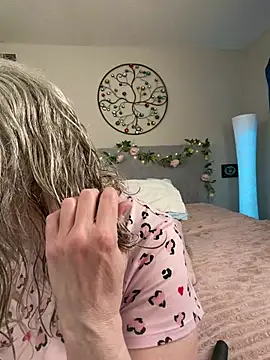 Snapshot of Kaitlyn_Winters chatting on 02-17-26, 07:16 Kaitlyn Winters online show from 02-17-26, 07:16