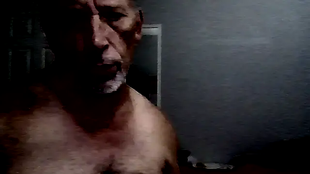 Snapshot of Coester@xh chatting on 11-04-25, 10:03 Coesterxh online show from 11-04-25, 10:03