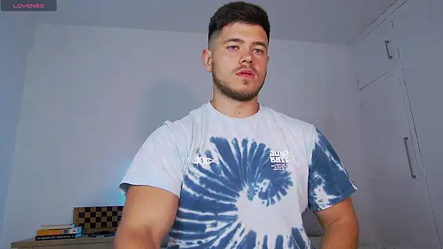 Arilas  online show from 04-14-26, 07:14