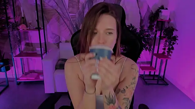 JennyDens online show from 02-13-25, 03:35