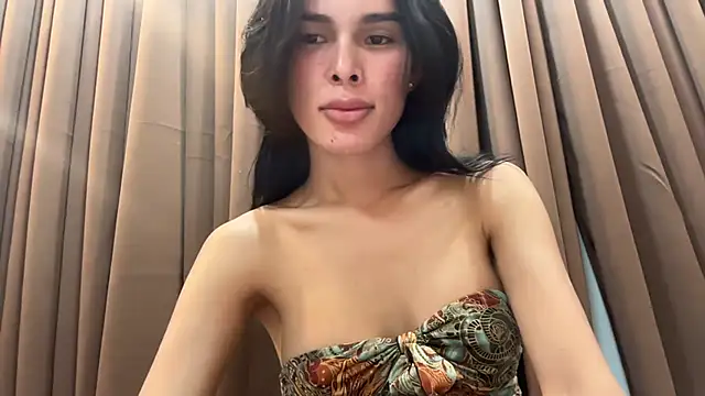 Snapshot of MISS-RUBY chatting on 03-18-25, 04:37 MISS-RUBY online show from 03-18-25, 04:37