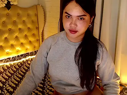 Snapshot of sweet_prettygirl chatting on 10-24-25, 05:53 sweet prettygirl online show from 10-24-25, 05:53