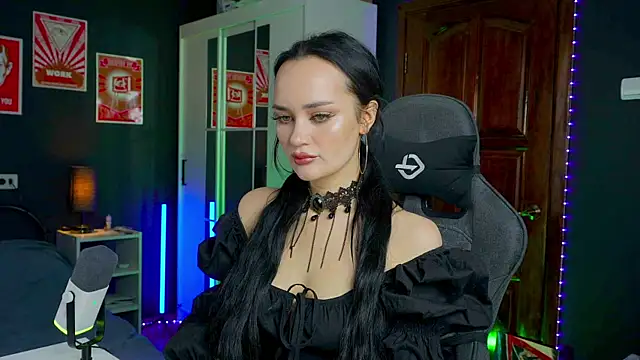 QueenAliss online show from 11-07-25, 06:02