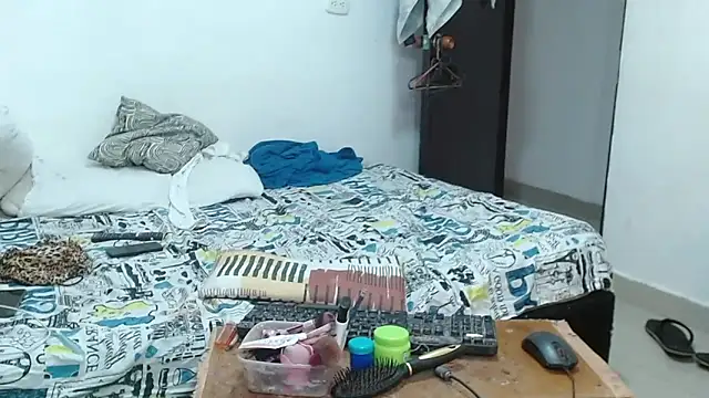 Snapshot of -Anarka- chatting on 02-05-26, 07:29 -Anarka- online show from 02-05-26, 07:29