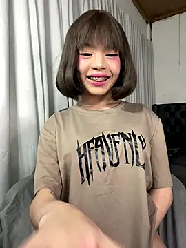 Snapshot of SweetCheska19 chatting on 09-10-25, 09:15 SweetCheska19 online show from 09-10-25, 09:15