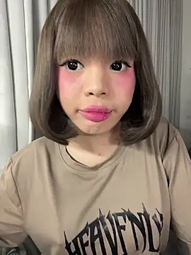 Snapshot of SweetCheska19 chatting on 09-11-25, 08:31 SweetCheska19 online show from 09-11-25, 08:31