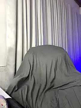 Snapshot of SweetCheska19 chatting on 09-12-25, 09:04 SweetCheska19 online show from 09-12-25, 09:04