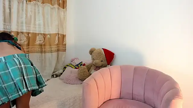 ValienteGirl  online show from 12-24-24, 11:33