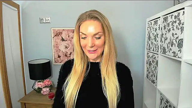 Snapshot of AulloraHoney chatting on 01-03-25, 09:15 AulloraHoney online show from 01-03-25, 09:15