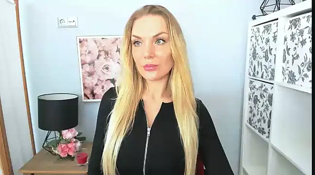 AulloraHoney online show from 02-26-25, 11:52