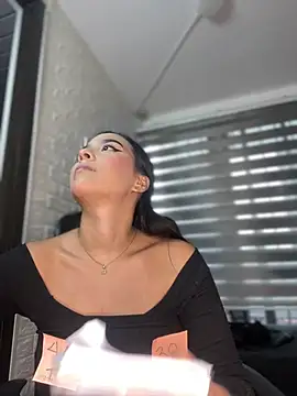 Little Amber6 online show from 02-18-25, 10:03