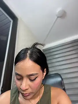 Little Amber6 online show from 03-08-25, 11:28