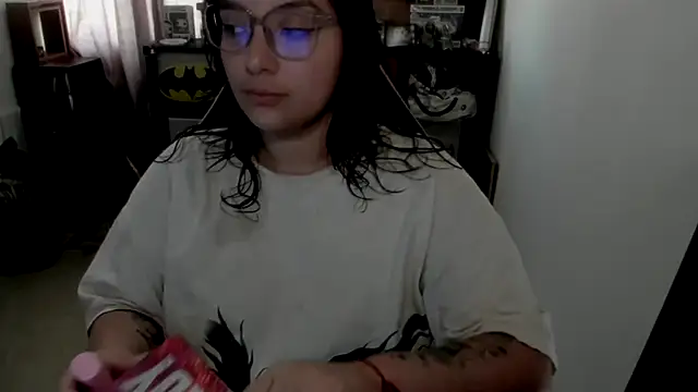 Snapshot of aika-dreams chatting on 04-30-26, 02:01 aika-dreams online show from 04-30-26, 02:01