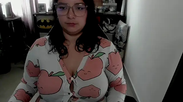 Snapshot of aika-dreams chatting on 05-11-26, 02:45 aika-dreams online show from 05-11-26, 02:45