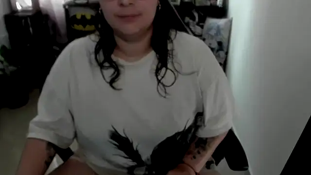 Snapshot of aika-dreams chatting on 06-04-26, 02:12 aika-dreams online show from 06-04-26, 02:12