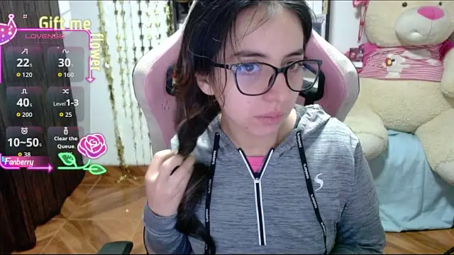 Maggie Fox3 online show from 09-20-25, 02:23