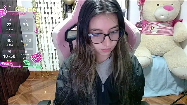 Maggie Fox3 online show from 10-12-25, 03:38