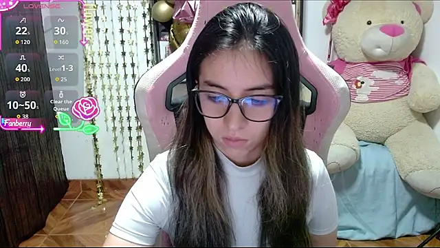 Maggie Fox3 online show from 10-18-25, 02:14