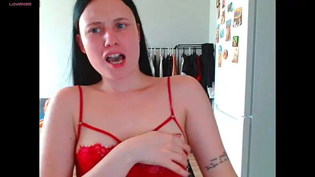 Snapshot of VikiKelt chatting on 05-15-26, 12:56 VikiKelt online show from 05-15-26, 12:56