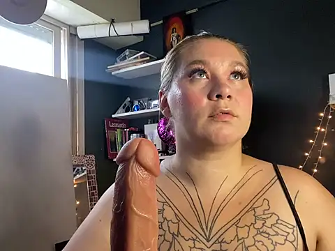 Snapshot of Enotika chatting on 02-05-25, 06:59 Enotika online show from 02-05-25, 06:59