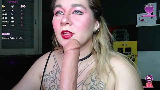 Snapshot of Enotika chatting on 09-10-25, 10:21 Enotika online show from 09-10-25, 10:21