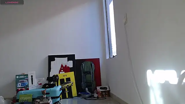 Snapshot of Enotika chatting on 11-19-25, 08:31 Enotika online show from 11-19-25, 08:31