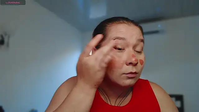 Snapshot of Enotika chatting on 11-28-25, 09:17 Enotika online show from 11-28-25, 09:17